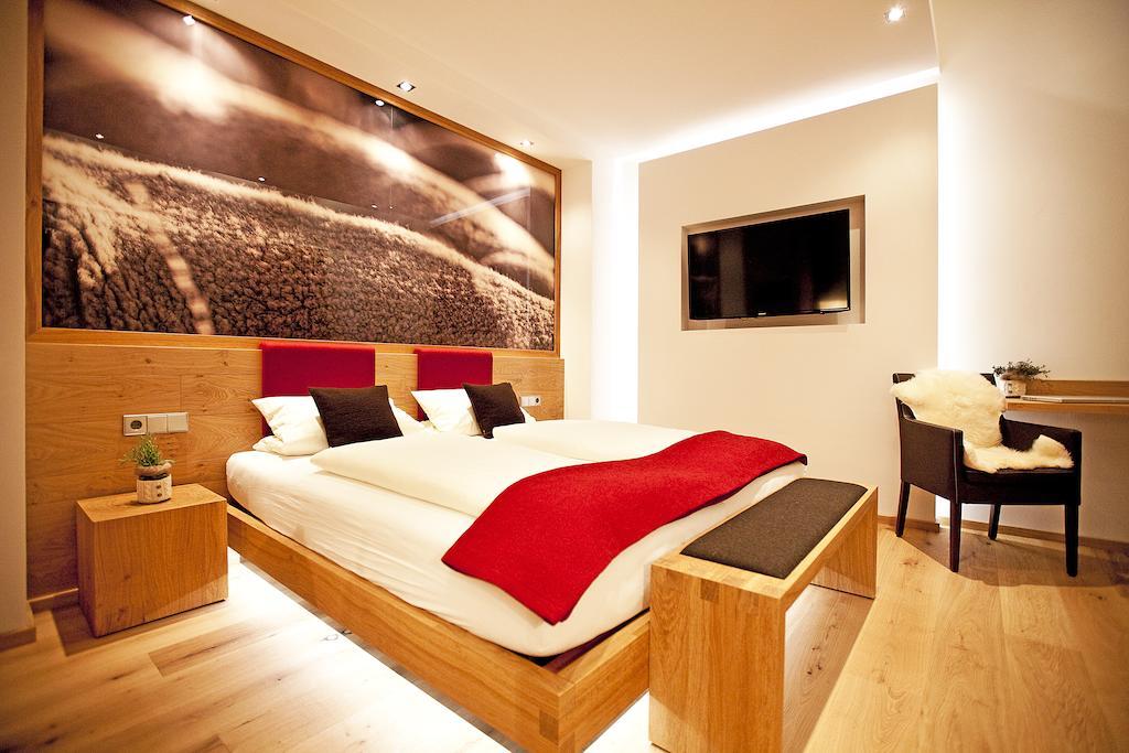 Widmann'S Loewen Hotel Konigsbronn Room photo